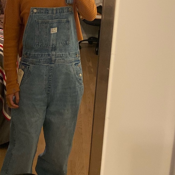 NWT Levi’s Light Wash Denim Overalls SIZE SMALL - Picture 4 of 4